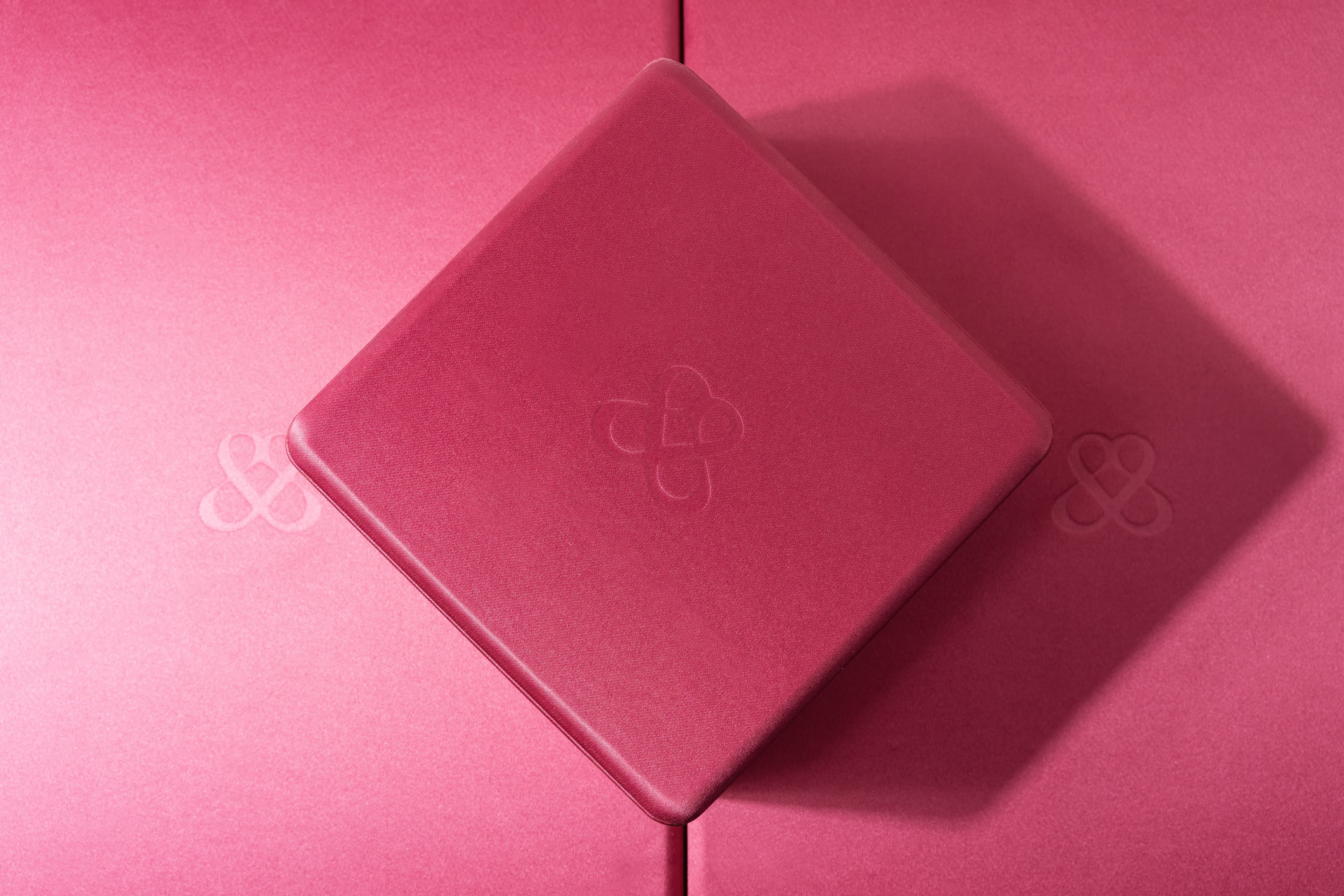 Gift service and packaging hero